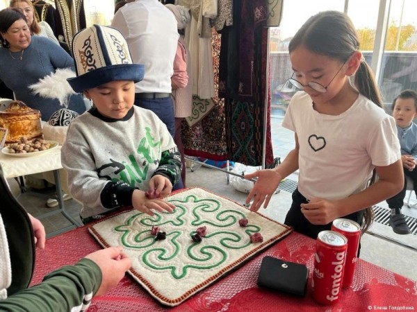 Более 800 человек приняли участие в фестивале «Пермь Многоликая» Более 800 человек приняли участие в фестивале «Пермь Многоликая»