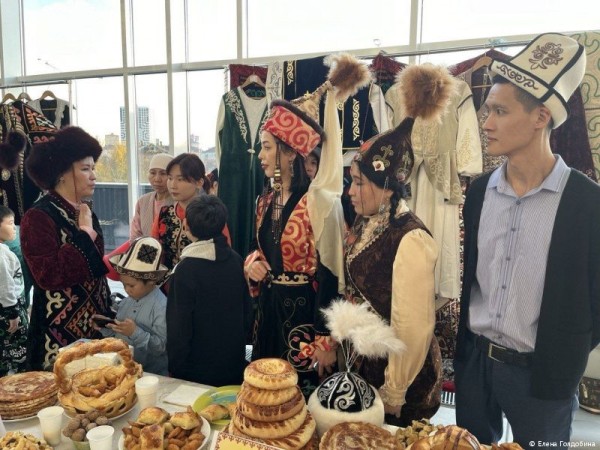 Более 800 человек приняли участие в фестивале «Пермь Многоликая» Более 800 человек приняли участие в фестивале «Пермь Многоликая»