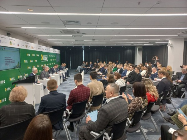 Эдуард Соснин представил опыт Перми на VII Общероссийском форуме «Города России – 2030: новые рубежи»