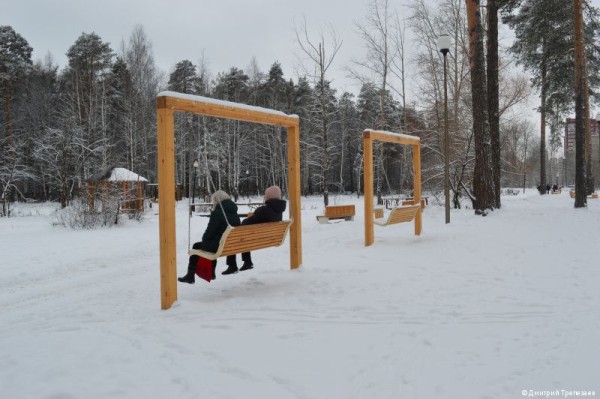 В Черняевском лесу Перми заменили малые архитектурные формы на месте отдыха «Золотые пески» 