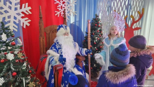 На набережной Камы в Перми открылась «Приемная Деда Мороза»