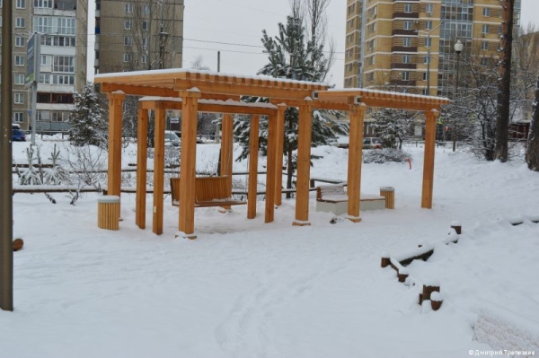 В Черняевском лесу Перми заменили малые архитектурные формы на месте отдыха «Золотые пески» 