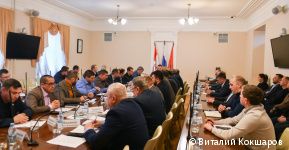 Глава Перми Эдуард Соснин поручил усилить контроль за уборкой тротуаров и лестничных спусков