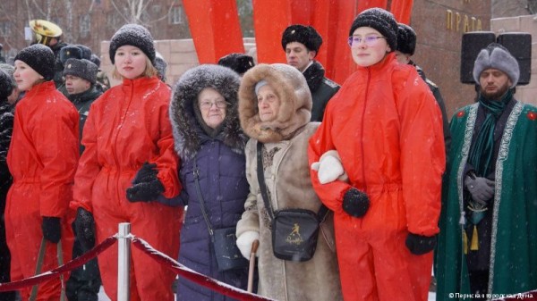 В Перми прошла церемония возложения цветов, приуроченная к 80-летию со Дня снятия блокады Ленинграда