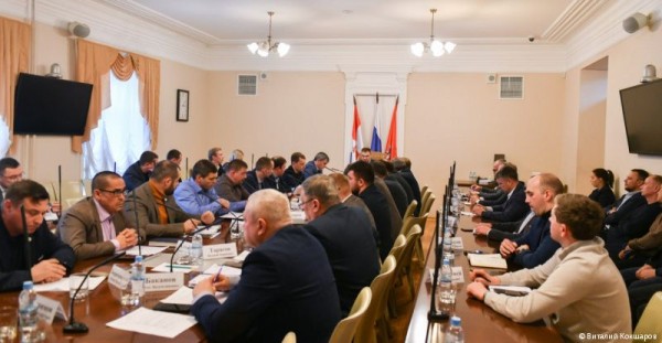 Глава Перми Эдуард Соснин поручил усилить контроль за уборкой тротуаров и лестничных спусков