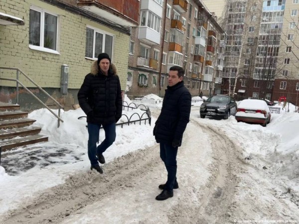 В Ленинском районе Перми проверяют качество зимнего содержания придомовых территорий
