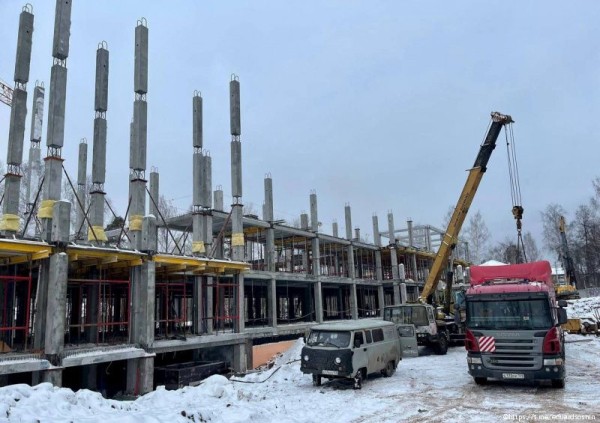 В Перми началось возведение каркаса нового здания школы на улице Ветлужской