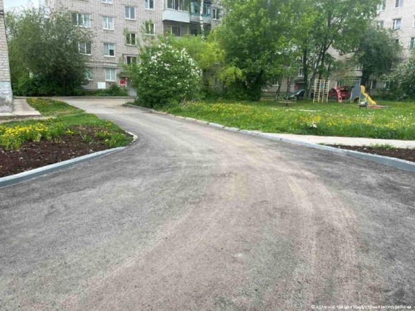 В Перми отремонтировано уже 14 дворовых территорий по различным программам В Перми отремонтировано уже 14 дворовых территорий по различным программам