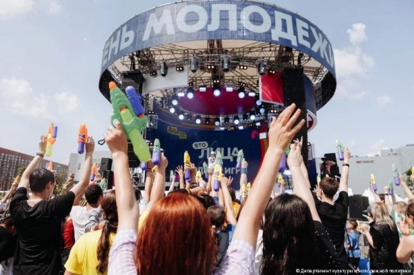 Обгоняя время и объединяя Россию: в Перми отметят День молодёжи