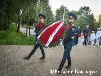 В Перми состоялась церемония возложения венков и цветов к мемориалу &laquo;Скорбящая&raquo; 