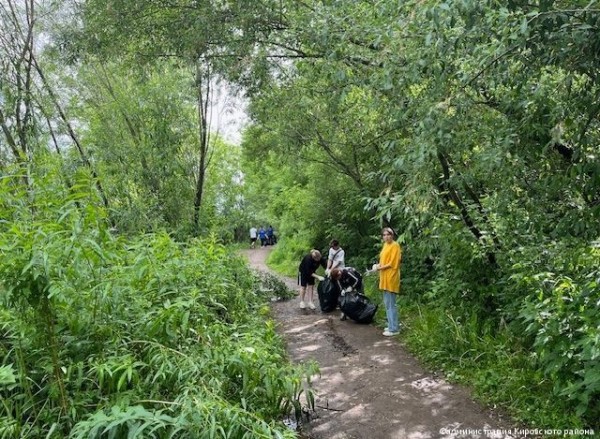 В Кировском районе Перми прибрали прибрежную часть реки Камы