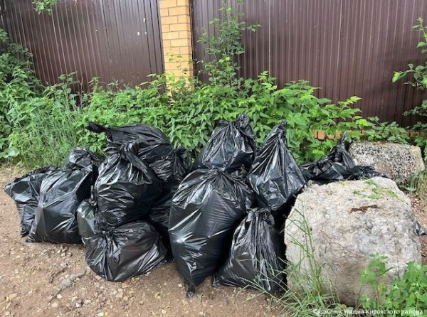 В Кировском районе Перми прибрали прибрежную часть реки Камы