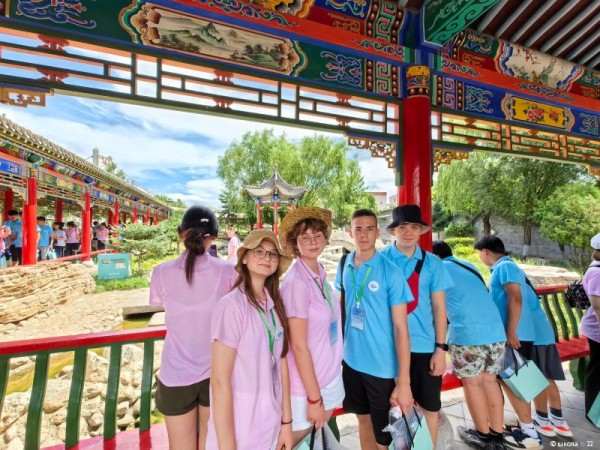 Делегация пермских школьников посетила международный летний лагерь в Китае Делегация пермских школьников посетила международный летний лагерь в Китае