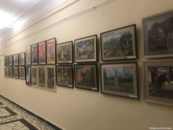 В администрации Перми открылась выставка картин юных художников