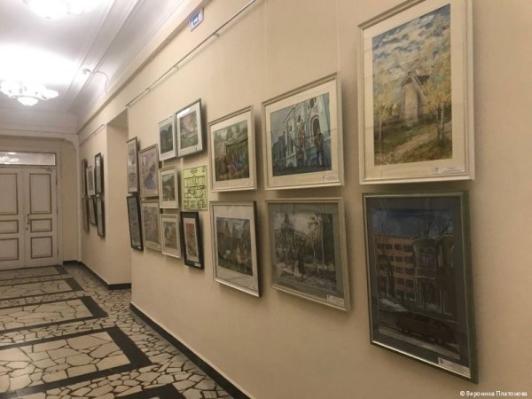 В администрации Перми открылась выставка картин юных художников