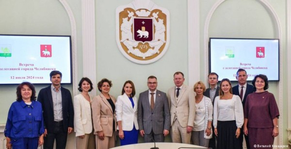 Глава Перми Эдуард Соснин подписал соглашение о сотрудничестве с Челябинском