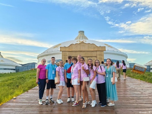 Делегация пермских школьников посетила международный летний лагерь в Китае Делегация пермских школьников посетила международный летний лагерь в Китае