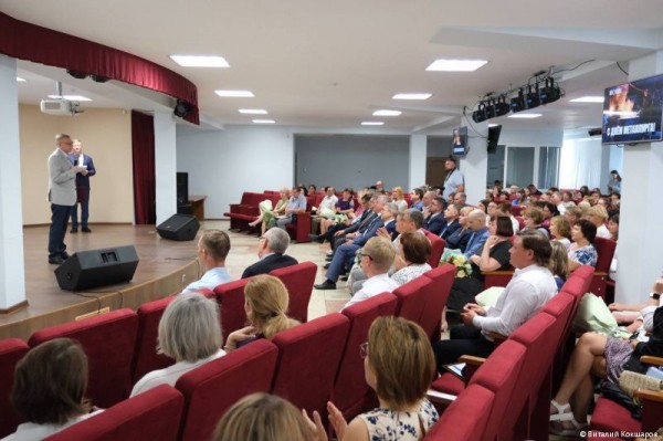 Глава Перми Эдуард Соснин поздравил с профессиональным праздником работников «Мотовилихинских заводов»