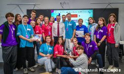 Глава Перми Эдуард Соснин выступил спикером на мастер-классе в рамках «Большой перемены» Глава Перми Эдуард Соснин выступил спикером на мастер-классе в рамках «Большой перемены»