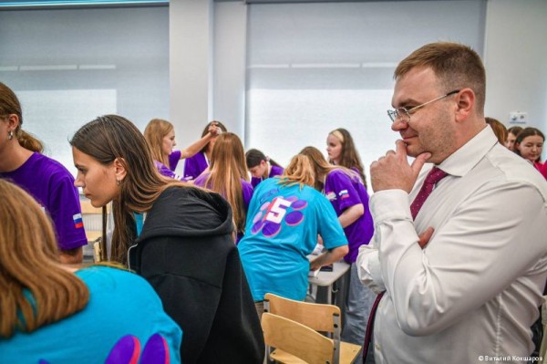 Глава Перми Эдуард Соснин выступил спикером на мастер-классе в рамках «Большой перемены» Глава Перми Эдуард Соснин выступил спикером на мастер-классе в рамках «Большой перемены»
