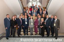 Делегация из Перми во главе с Эдуардом Сосниным поздравила Киров с 650-летием