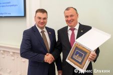 В Пермь с официальным визитом приехала делегация из Екатеринбурга В Пермь с официальным визитом приехала делегация из Екатеринбурга