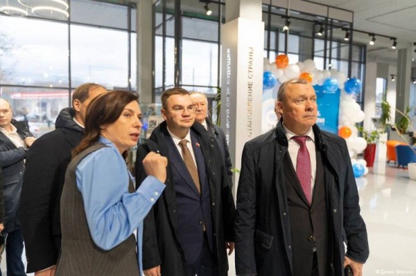 В Пермь с официальным визитом приехала делегация из Екатеринбурга В Пермь с официальным визитом приехала делегация из Екатеринбурга