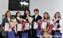 Глава Перми Эдуард Соснин наградил благодарственными письмами воспитателей детских садов