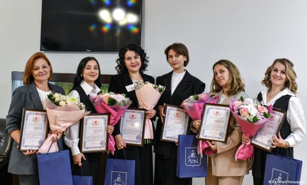 Глава Перми Эдуард Соснин наградил благодарственными письмами воспитателей детских садов