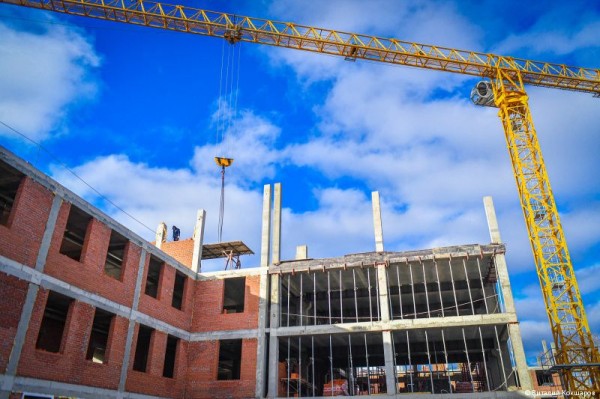 В Перми на строительной площадке школы на улице Уральской завершается монтаж каркаса здания В Перми на строительной площадке школы на улице Уральской завершается монтаж каркаса здания