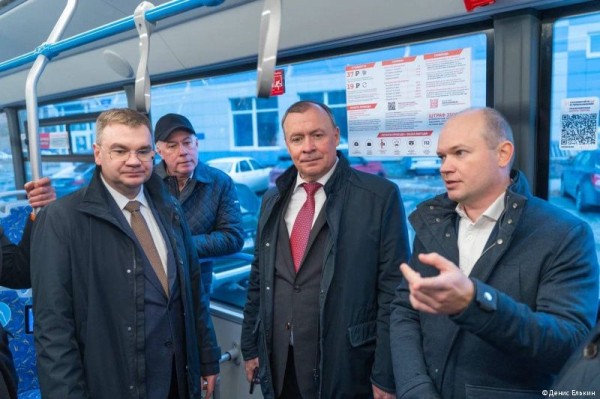 В Пермь с официальным визитом приехала делегация из Екатеринбурга В Пермь с официальным визитом приехала делегация из Екатеринбурга