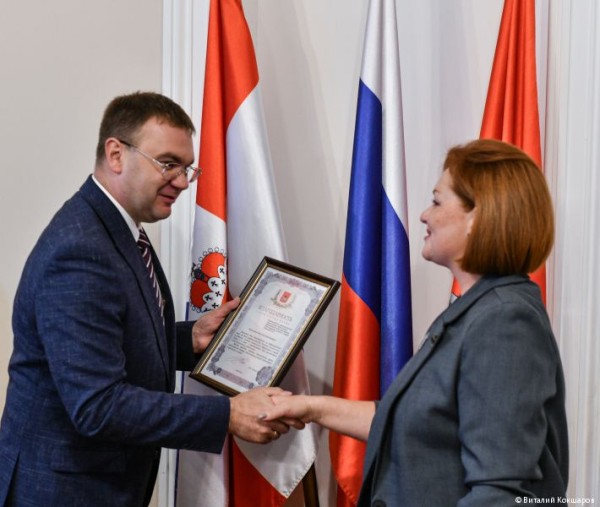 Глава Перми Эдуард Соснин наградил благодарственными письмами воспитателей детских садов