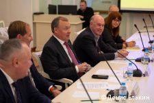 В Пермь с официальным визитом приехала делегация из Екатеринбурга В Пермь с официальным визитом приехала делегация из Екатеринбурга