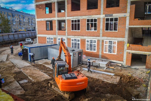 В Перми на строительной площадке школы на улице Уральской завершается монтаж каркаса здания В Перми на строительной площадке школы на улице Уральской завершается монтаж каркаса здания