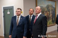 В Пермь с официальным визитом приехала делегация из Екатеринбурга В Пермь с официальным визитом приехала делегация из Екатеринбурга