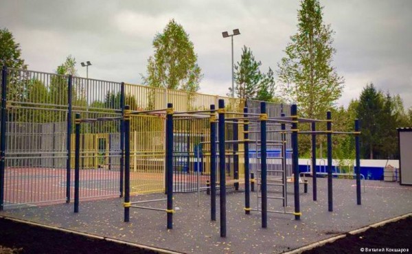 В Перми в микрорайоне Новобродовский открылась универсальная спортивная площадка В Перми в микрорайоне Новобродовский открылась универсальная спортивная площадка