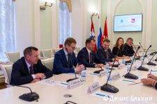 В Пермь с официальным визитом приехала делегация из Екатеринбурга В Пермь с официальным визитом приехала делегация из Екатеринбурга