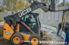 Живая изгородь, малые архитектурные формы и освещение: в Перми продолжается ремонт скверов