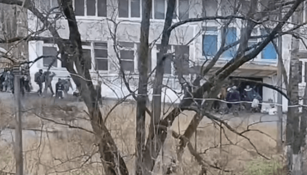 Пермяки сообщили о заселении мигрантов в здание бывшего детского сада Пермяки сообщили о заселении мигрантов в здание бывшего детского сада