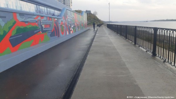 На набережной в Кировском районе завершены работы по восстановлению благоустройства 