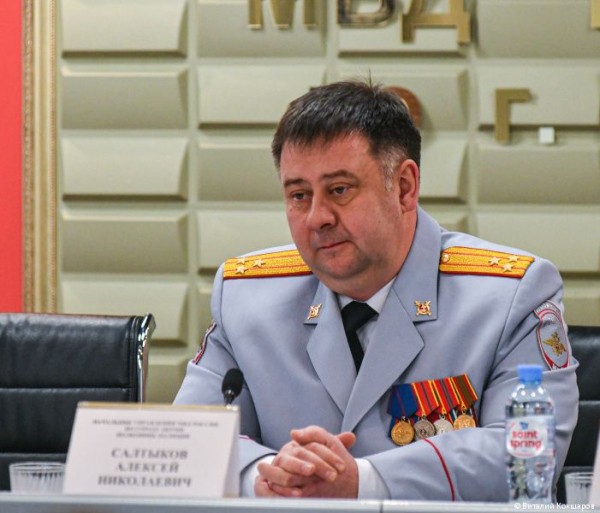 Глава Перми Эдуард Соснин поздравил сотрудников органов внутренних дел с профессиональным праздником Глава Перми Эдуард Соснин поздравил сотрудников органов внутренних дел с профессиональным праздником