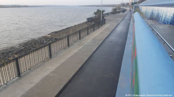 На набережной в Кировском районе завершены работы по восстановлению благоустройства 