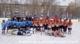 В Мотовилихинском районе Перми обновили хоккейную коробку 