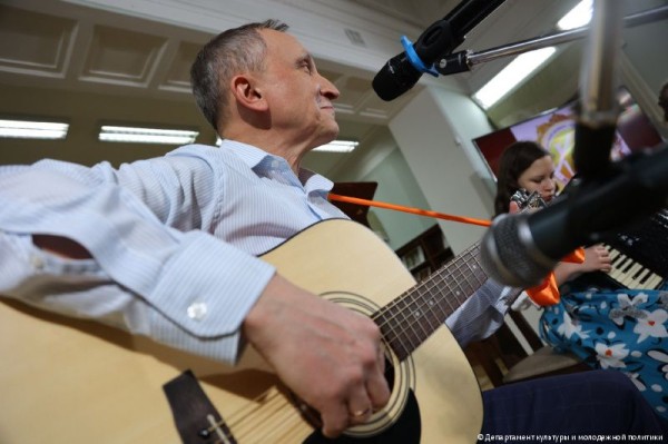 Семьи Перми приняли участие в творческом проекте «Музыка в вашем доме»