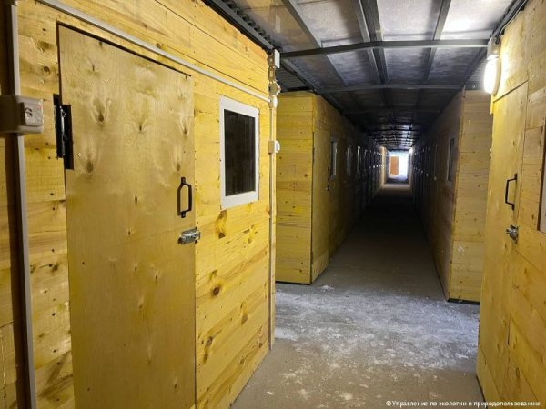 Волонтеры, общественники и депутаты проверили готовность нового приюта для животных на улице Верхнемостовой