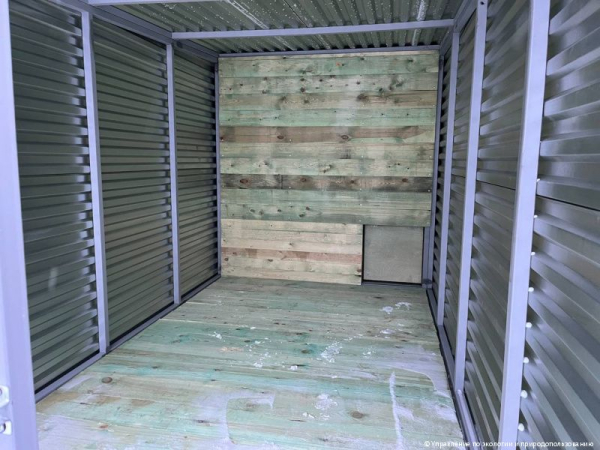 Волонтеры, общественники и депутаты проверили готовность нового приюта для животных на улице Верхнемостовой