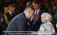 Глава Перми Эдуард Соснин вручил ветеранам Великой Отечественной войны медали к 80-летию Победы