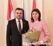 Глава Перми Эдуард Соснин вручил благодарности матерям участников СВО