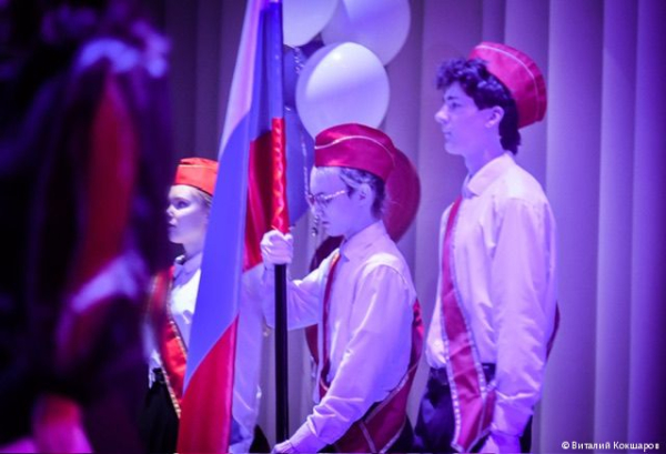 Для выпускников школ Перми прозвенели «Последние звонки»