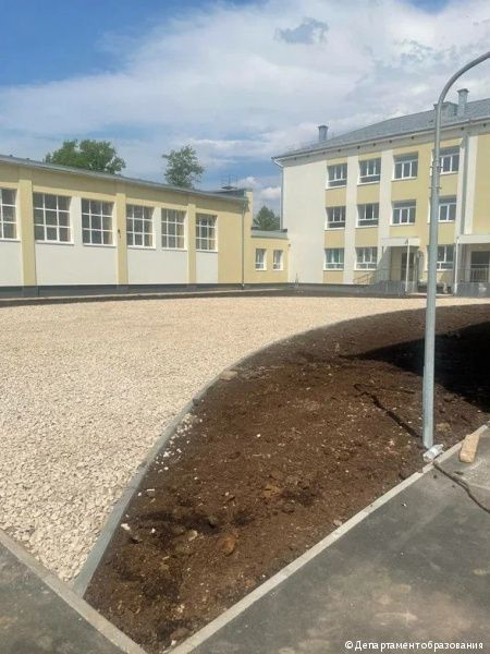 В десяти школах Перми начались работы по благоустройству пришкольных территорий